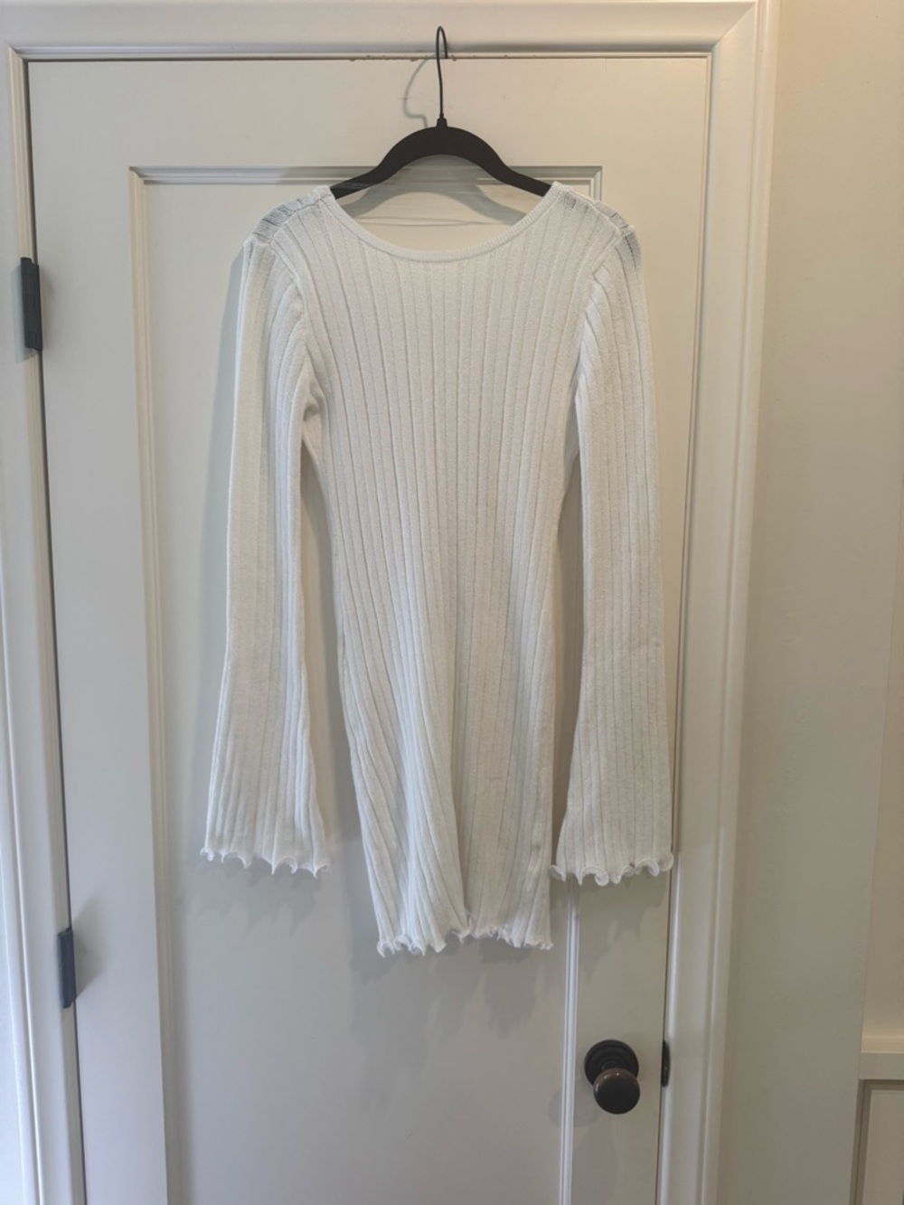 Elegant White Ribbed Knit Dress